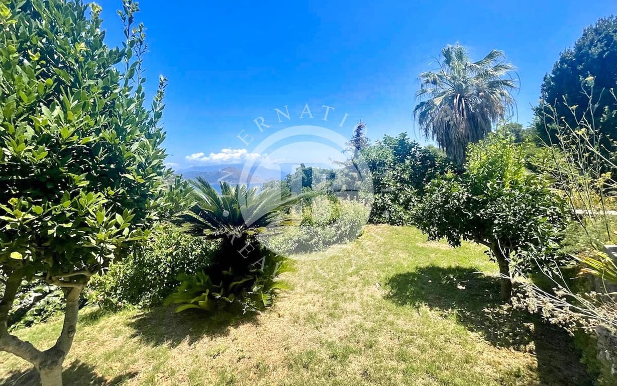 Villa in Capri - Image 2