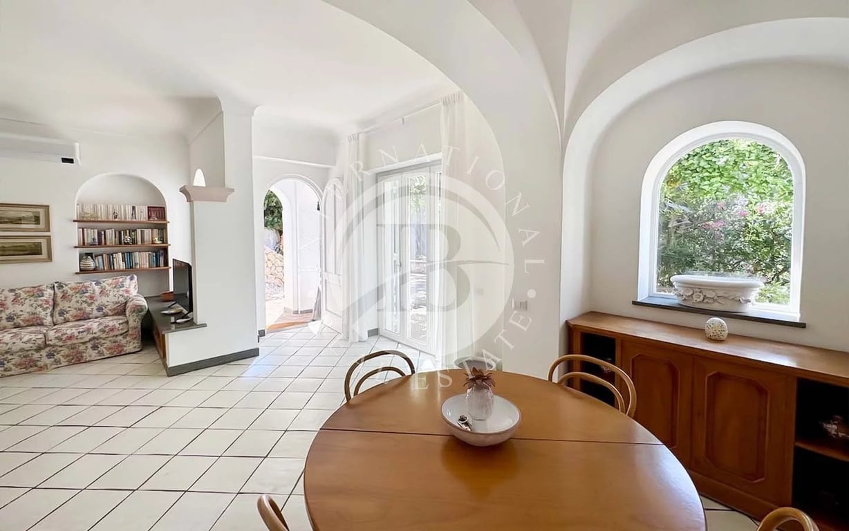 Villa in Capri - Image 3