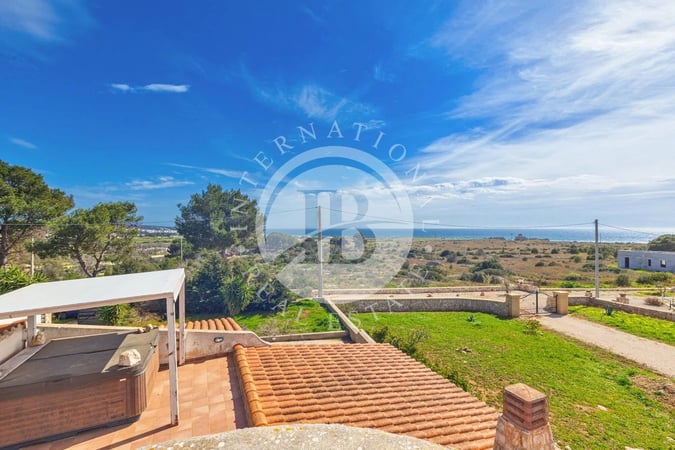 Villa in Torre Vado - view 1