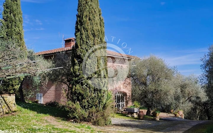 Villa in Lucca - view 1