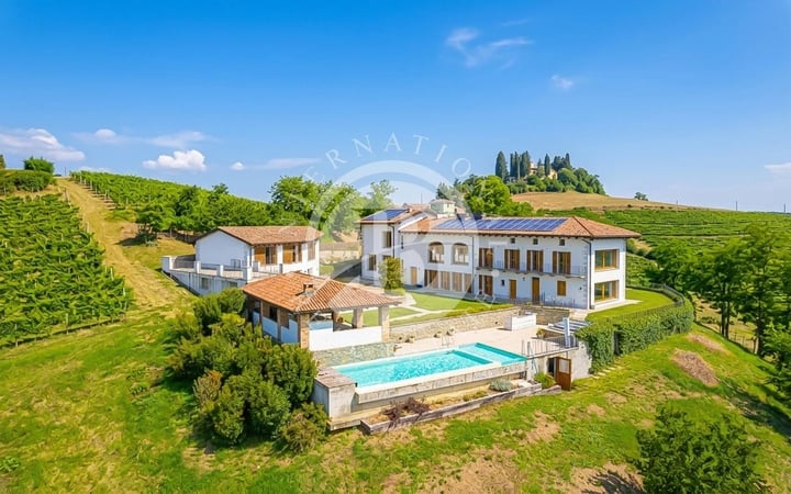 Villa in Agliano Terme - view 1