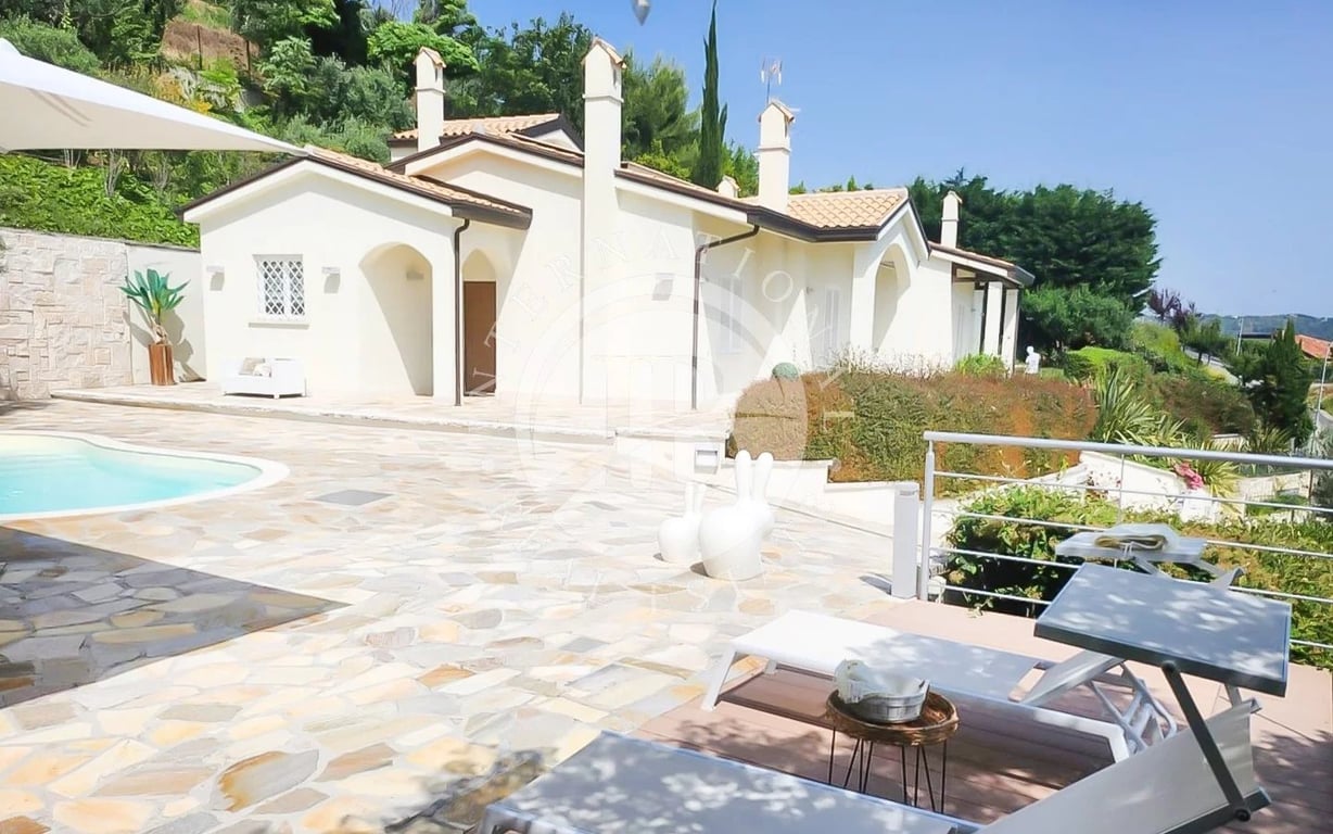 Villa in San Benedetto del Tronto - Image 2