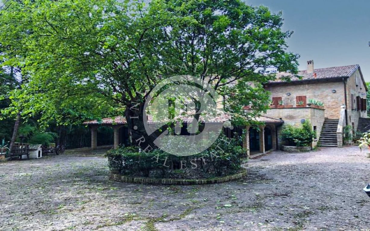 Villa in Pesaro - Image 2