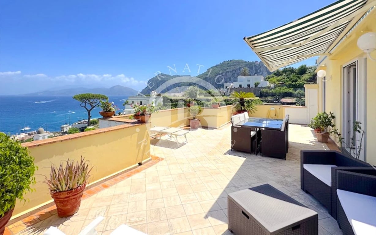 Apartment in Capri - Image 2