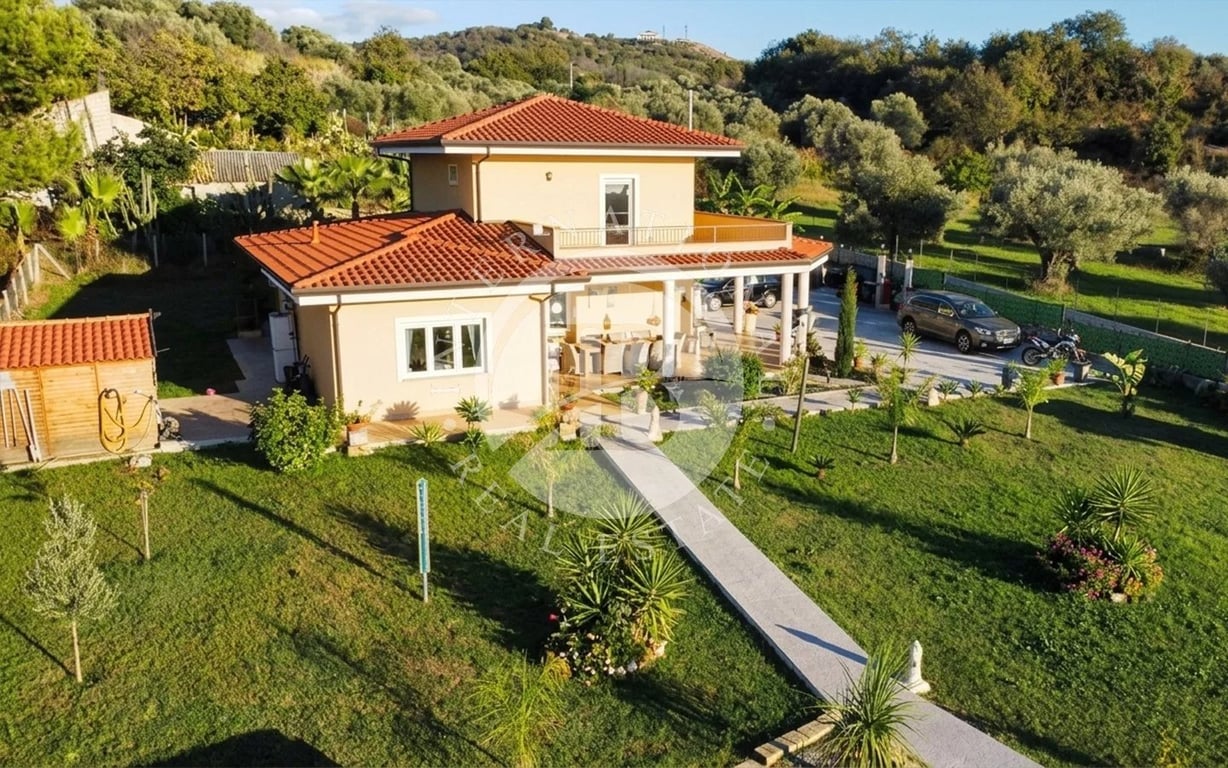 Villa in Tropea - Image 3
