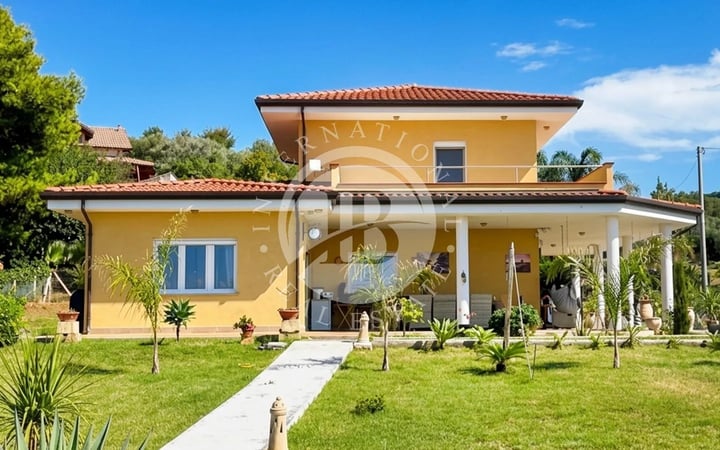 Villa in Tropea - view 1