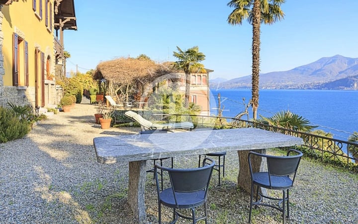 Villa in Ghiffa - view 1