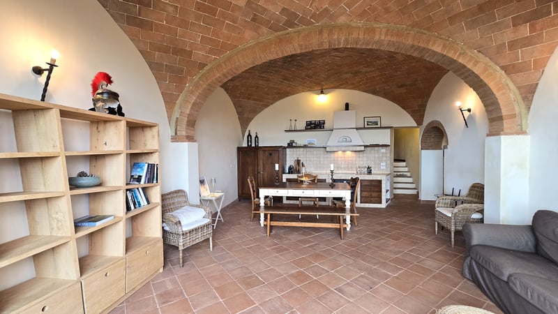 House in Volterra - view 1