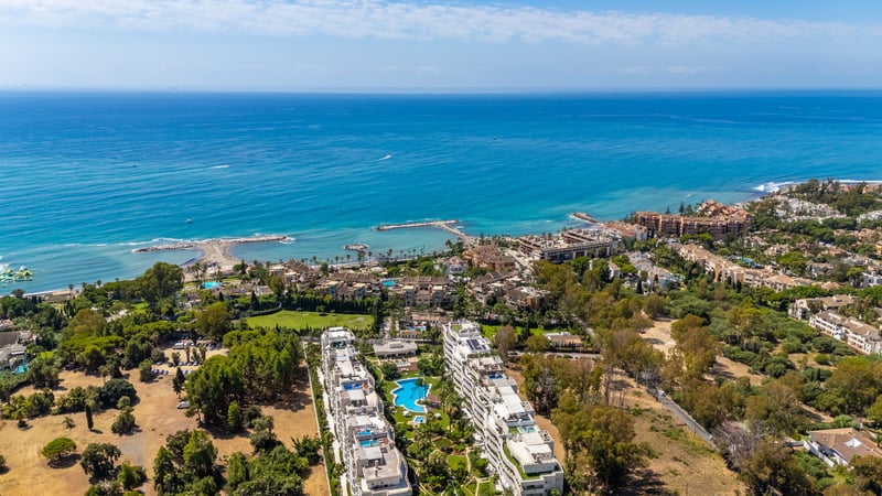 Apartment in Puerto Banus - view 1