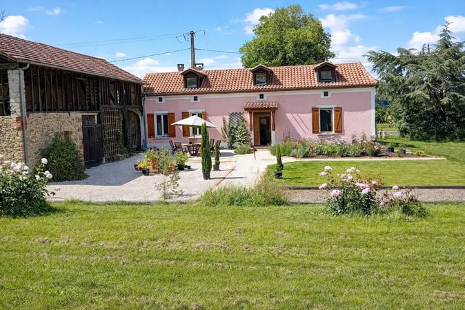 House in Sauveterre - view 1