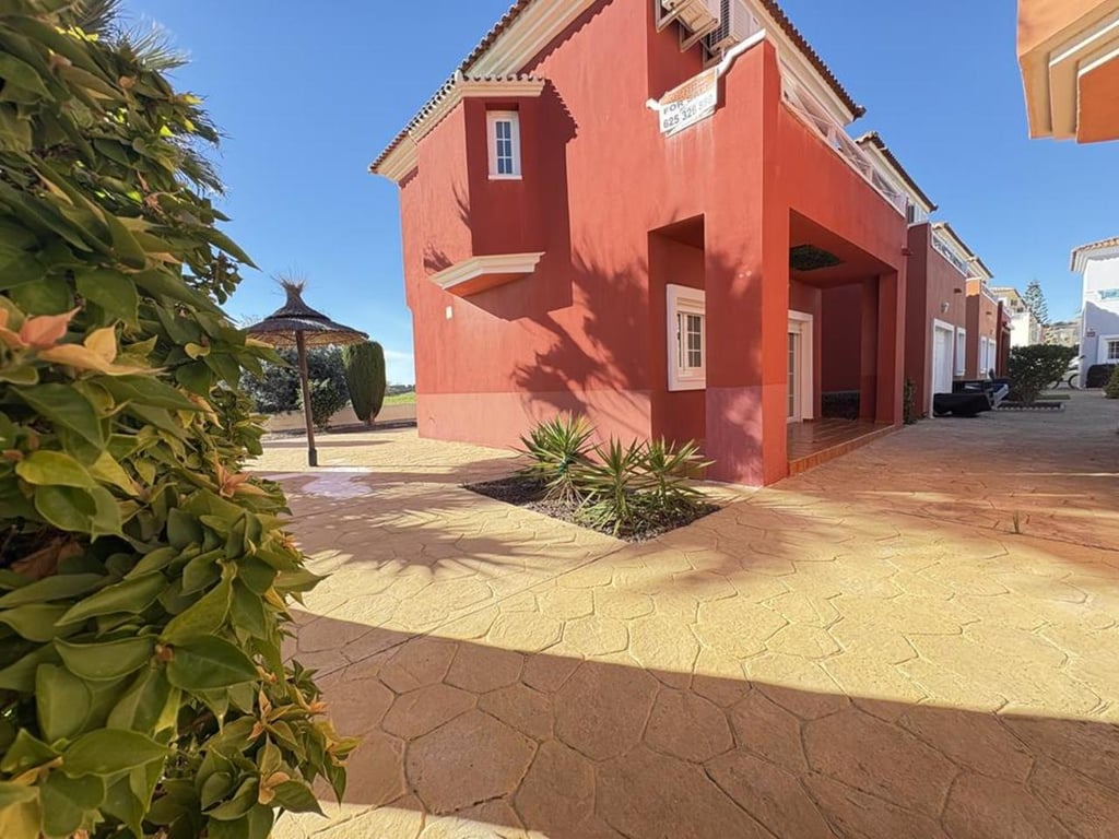 Villa in Lo Mendigo - Image 3