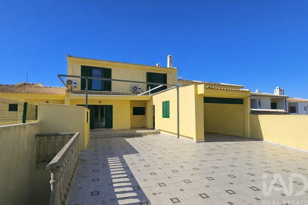 House in Oura - Image 2