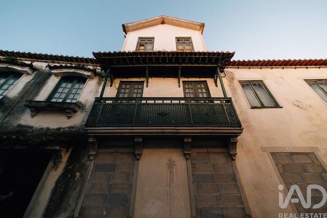 House in Vila Nova de Foz Coa - view 1