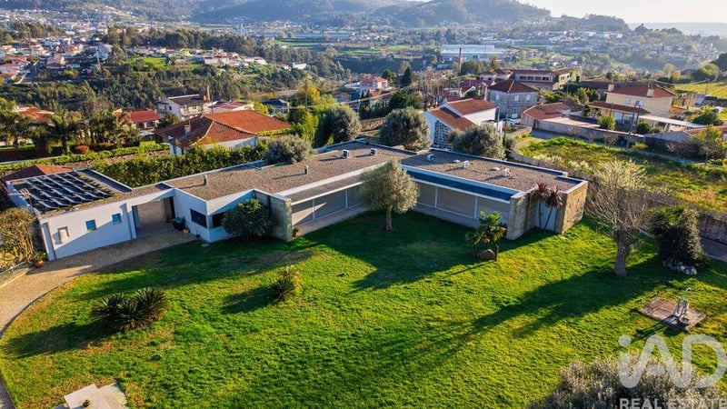 House in Bairro - view 1