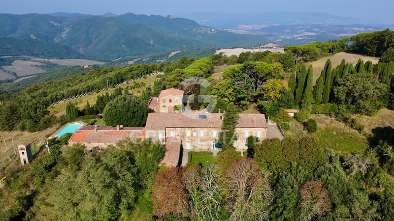 House in Pomarance - view 1