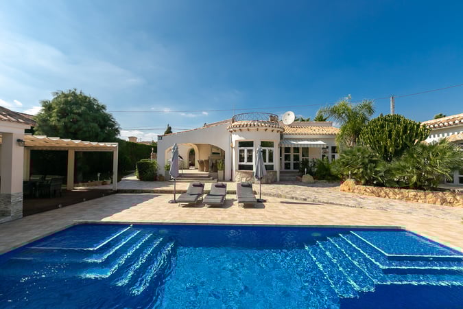 House in Campoamor R-5 - view 1