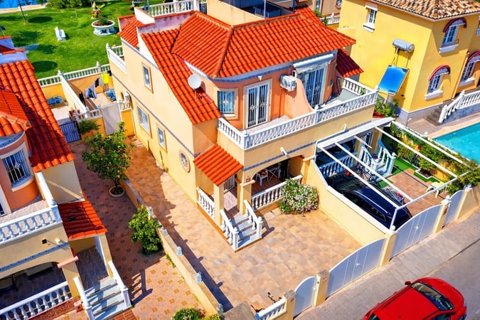 House in La Zenia - view 1