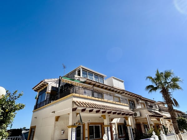 Penthouse in Playa Flamenca - view 1