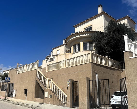 House in Castalla - view 1