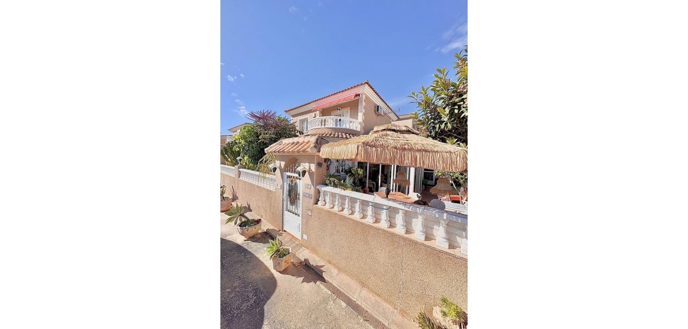 House in Residencia los Altos - Image 2