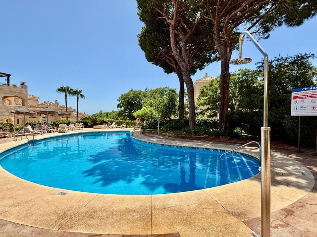 Apartment in Elviria