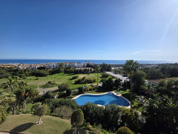 Penthouse in Sitio de Calahonda - view 1