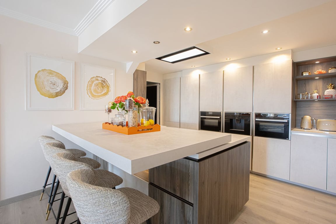 Apartment in Benahavis - Image 3