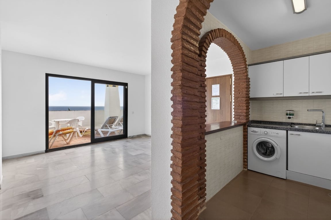 Apartment in Sitio de Calahonda - Image 3