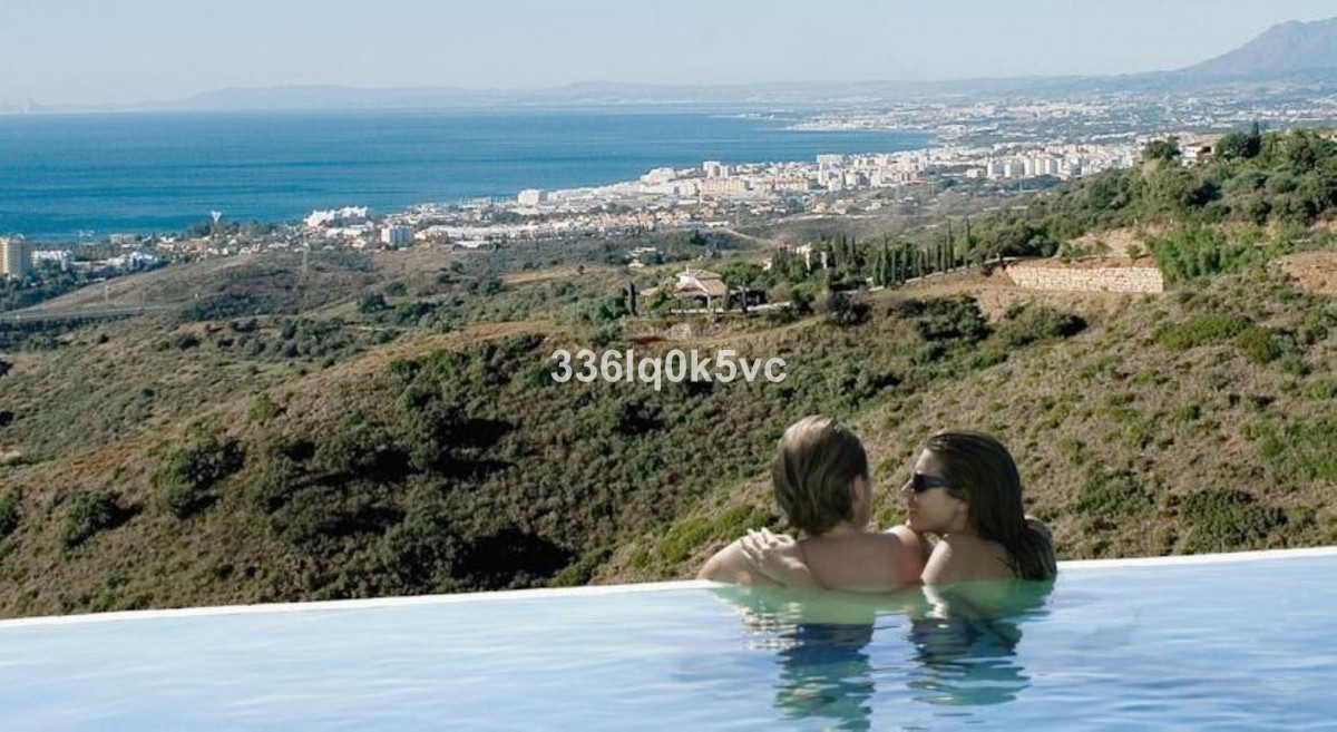 Apartment in Marbella - Image 3