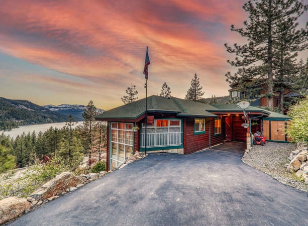 House in Truckee - view 1
