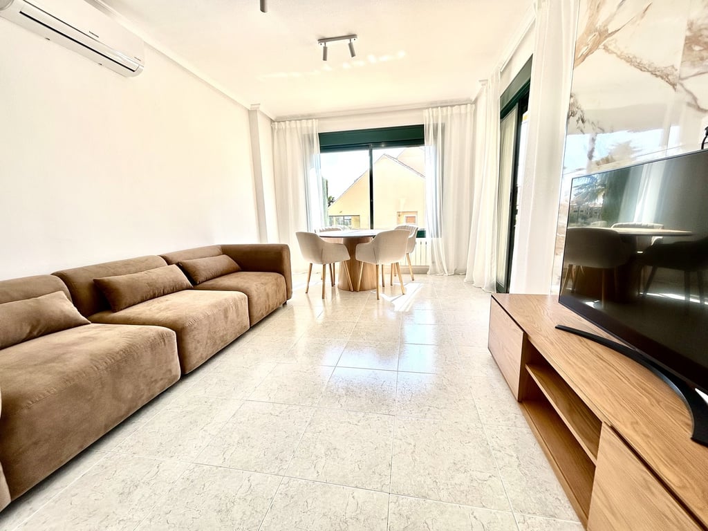 Apartment in Alicante - Image 3