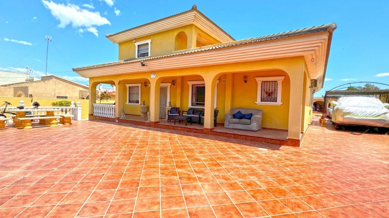 Villa in Torrevieja - Image 3