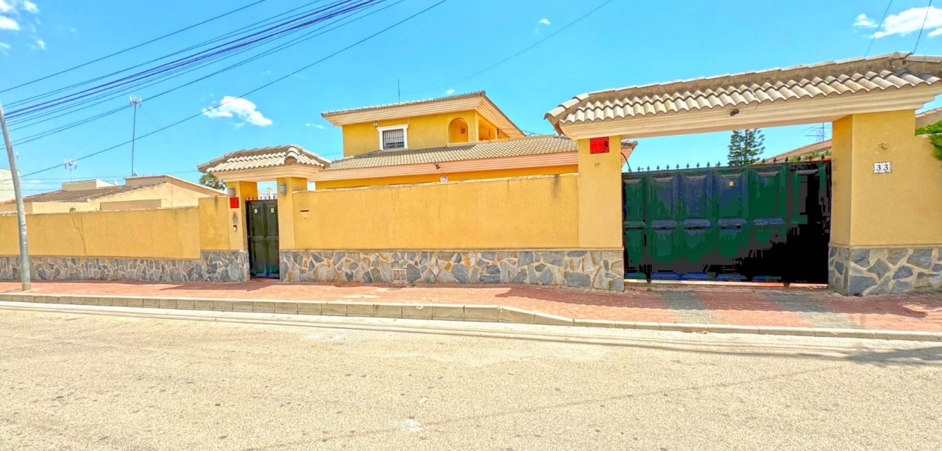 Villa in Torrevieja - Image 3