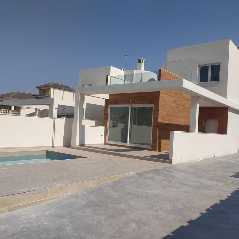 House in Torrevieja - Image 3