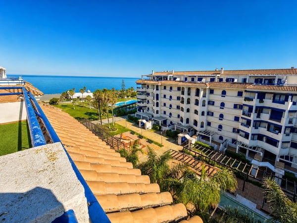 House in San Luis de Sabinillas - view 1