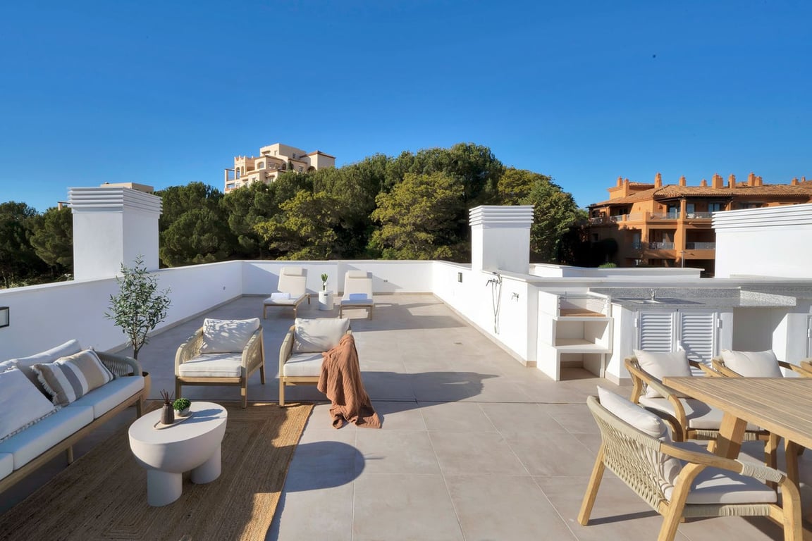 Penthouse in Estepona - Image 3