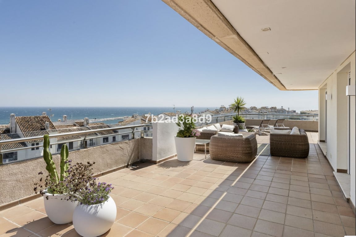 Penthouse in Puerto Banus - Image 2
