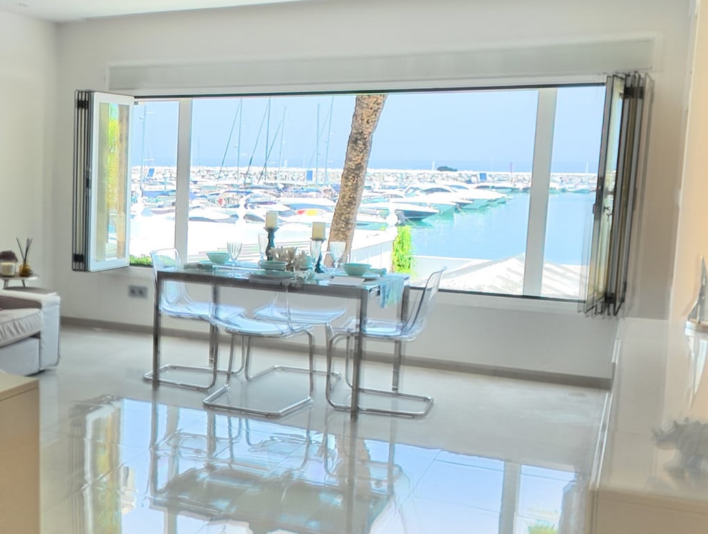 Apartment in Puerto Banus