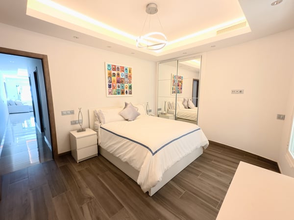 Apartment in Puerto Banus - view 1