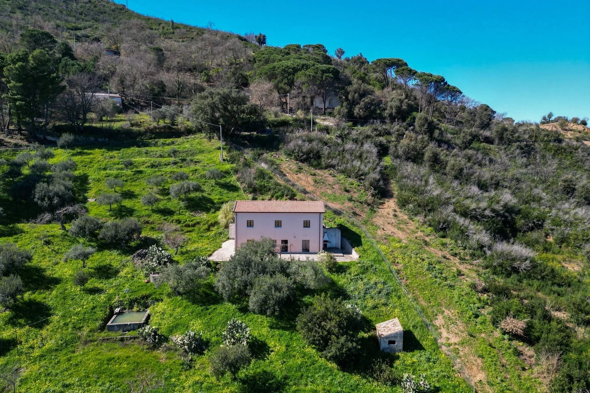 House in Cefalu - Image 2