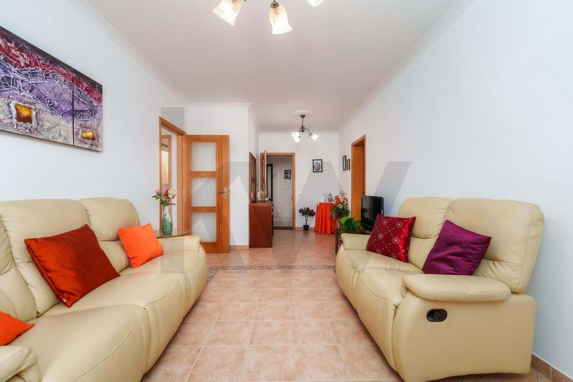 Villa in Quarteira - Image 3