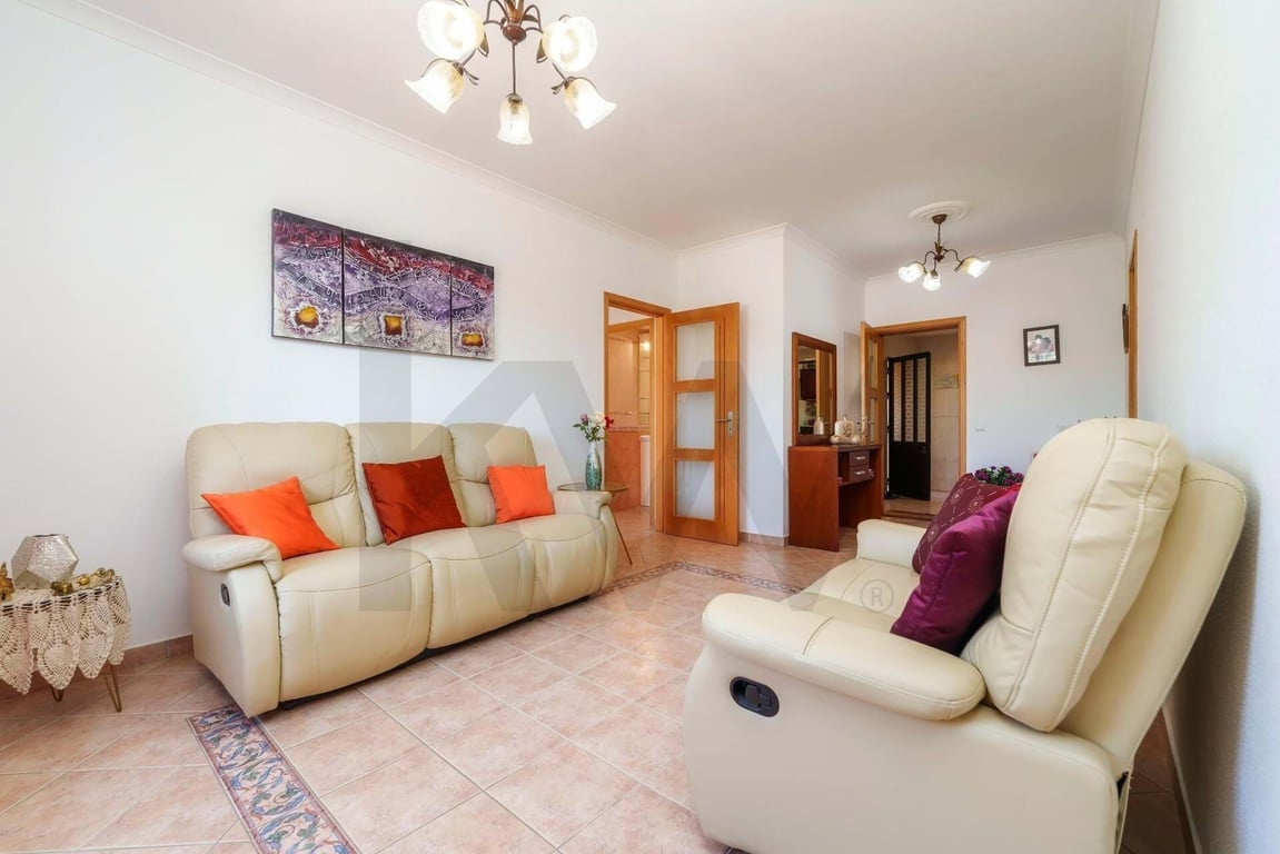 Villa in Quarteira - Image 2