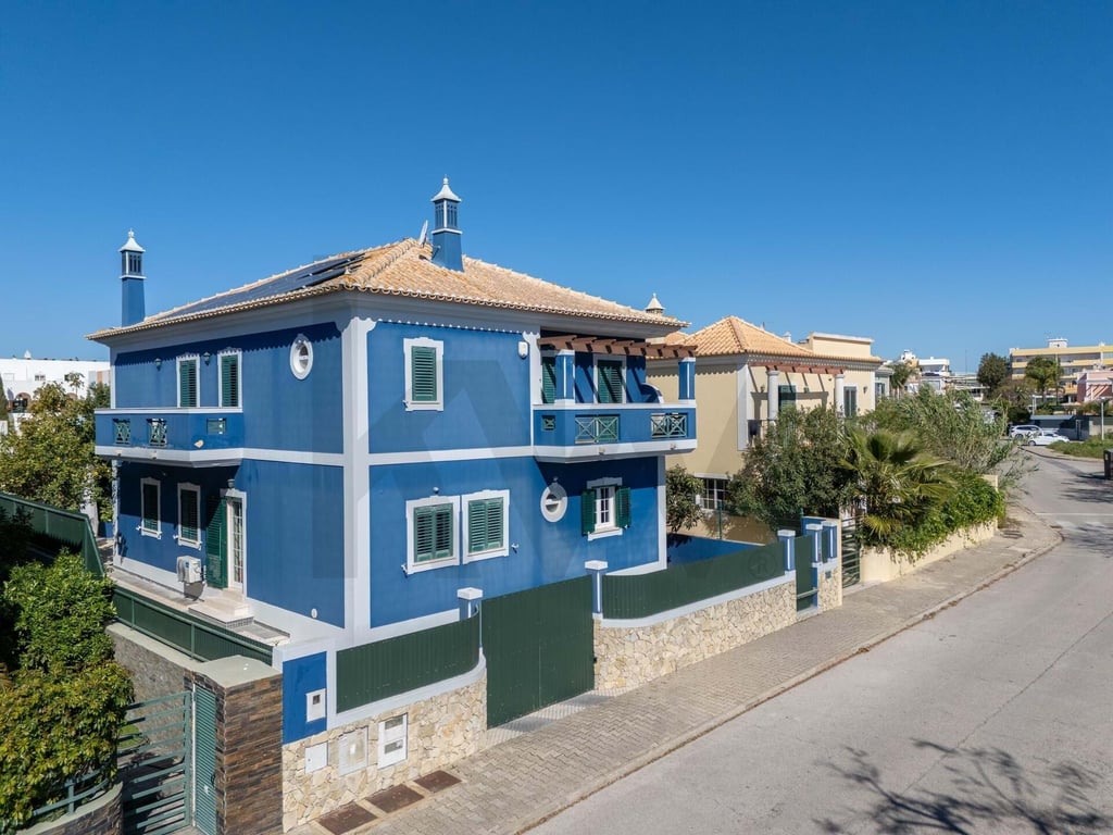 Villa in Montenegro - Image 2