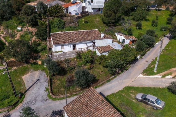 Villa in Almargens - view 1