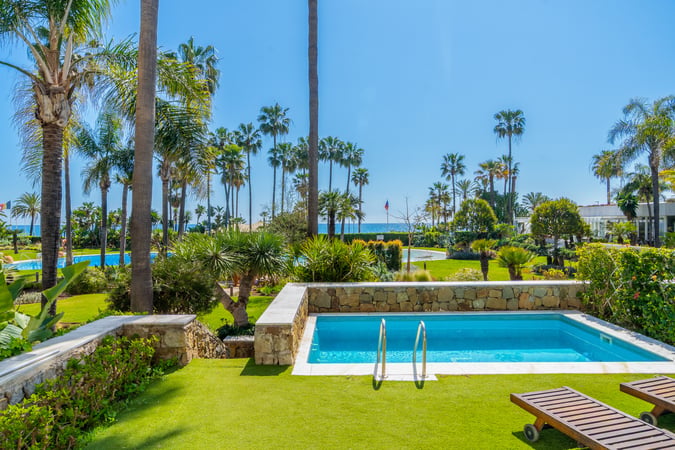 Apartment in Nueva Andalucia - view 1