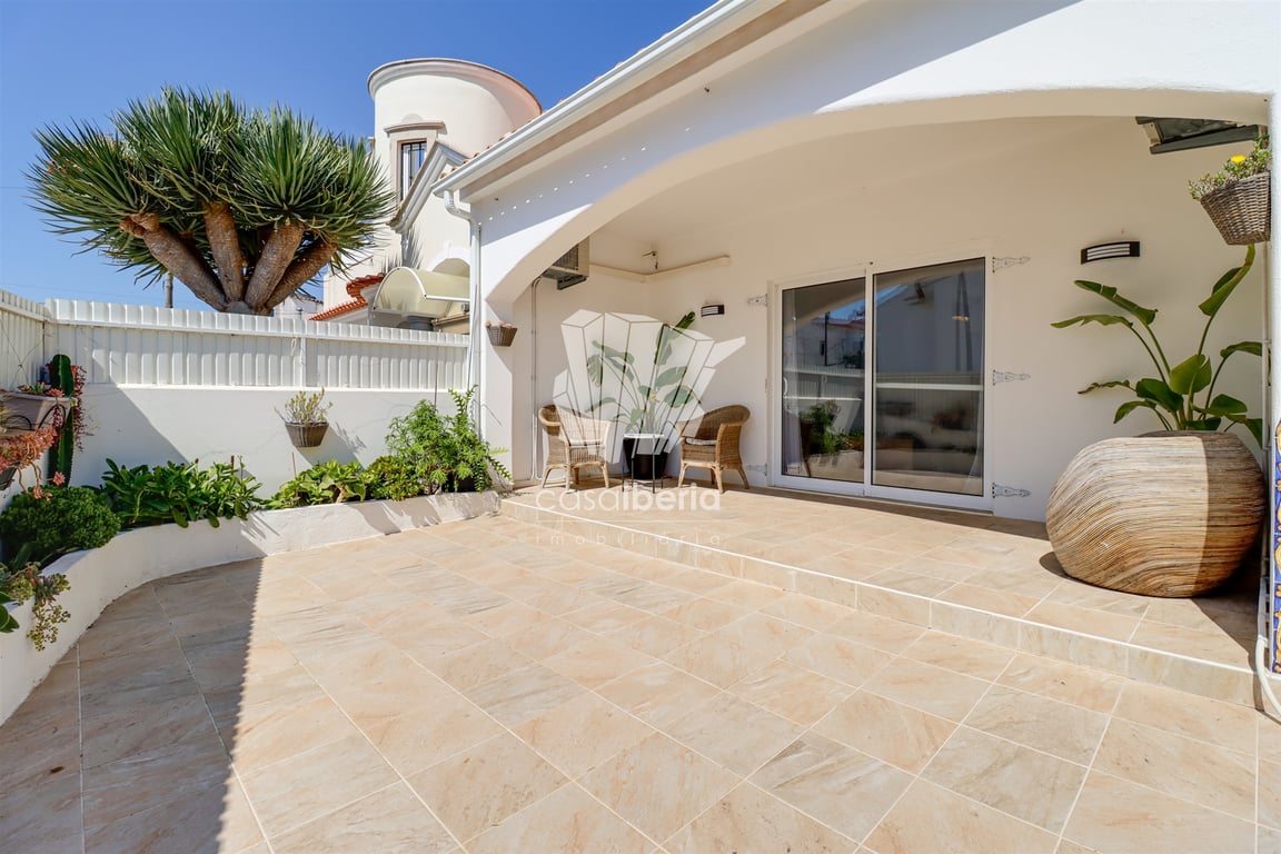 House in Lagoa - Image 3