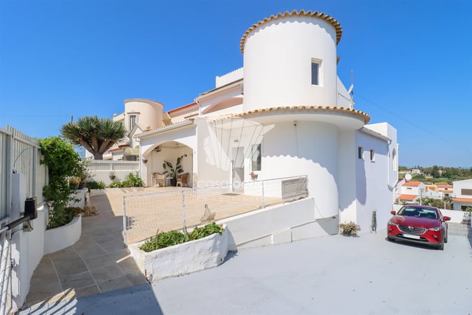 House in Lagoa - view 1