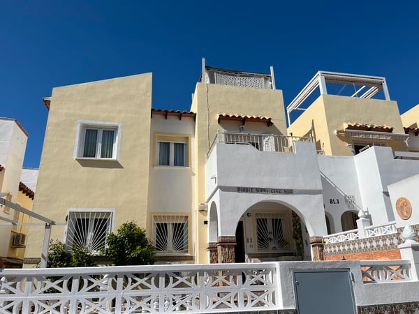 Apartment in Villamartin - view 1