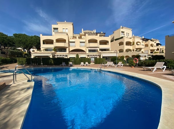Apartment in Elviria - view 1