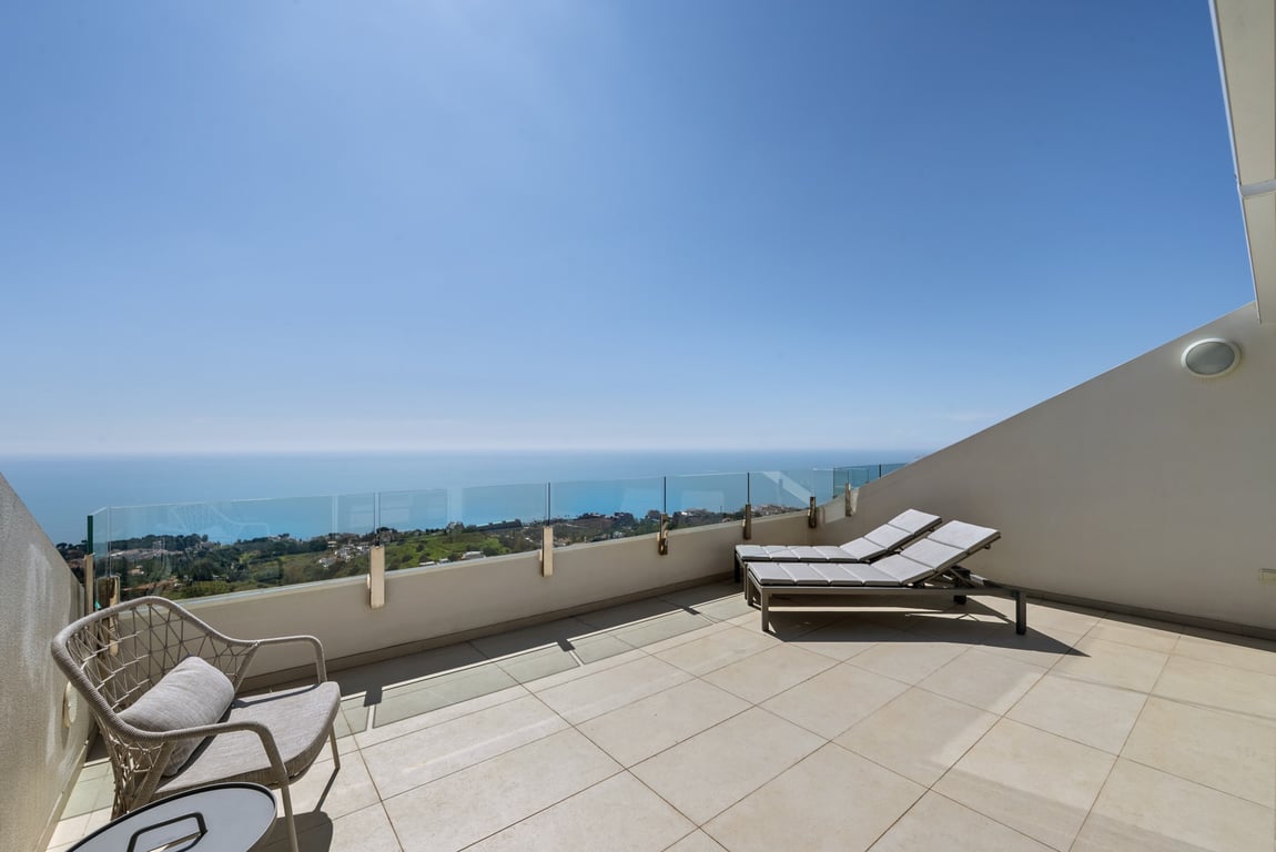 Penthouse in Benalmadena - Image 2